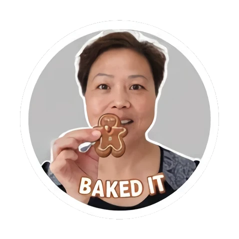 穿着丑毛衣 Festive Faces Fun sticker for expressive chats and social replies.